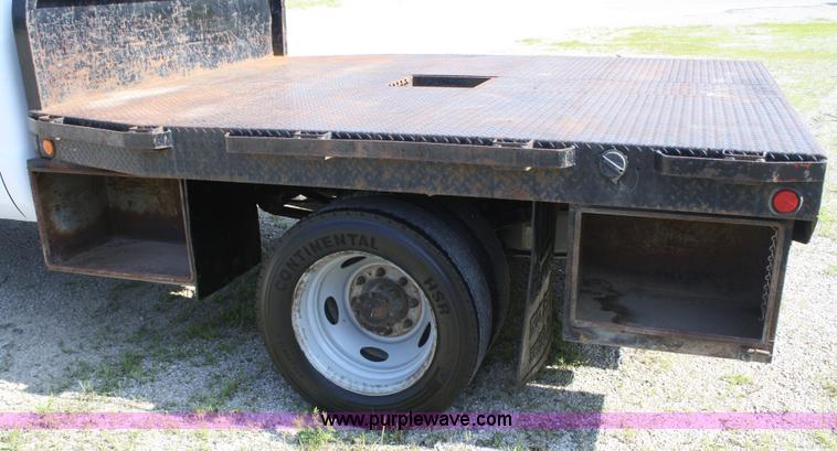 image for item A2062 2004 Ford F450 Super Duty extended cab pickup truck