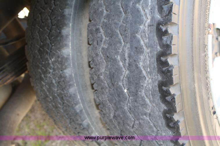 image for item A2062 2004 Ford F450 Super Duty extended cab pickup truck