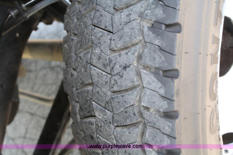 image for item A2062 2004 Ford F450 Super Duty extended cab pickup truck