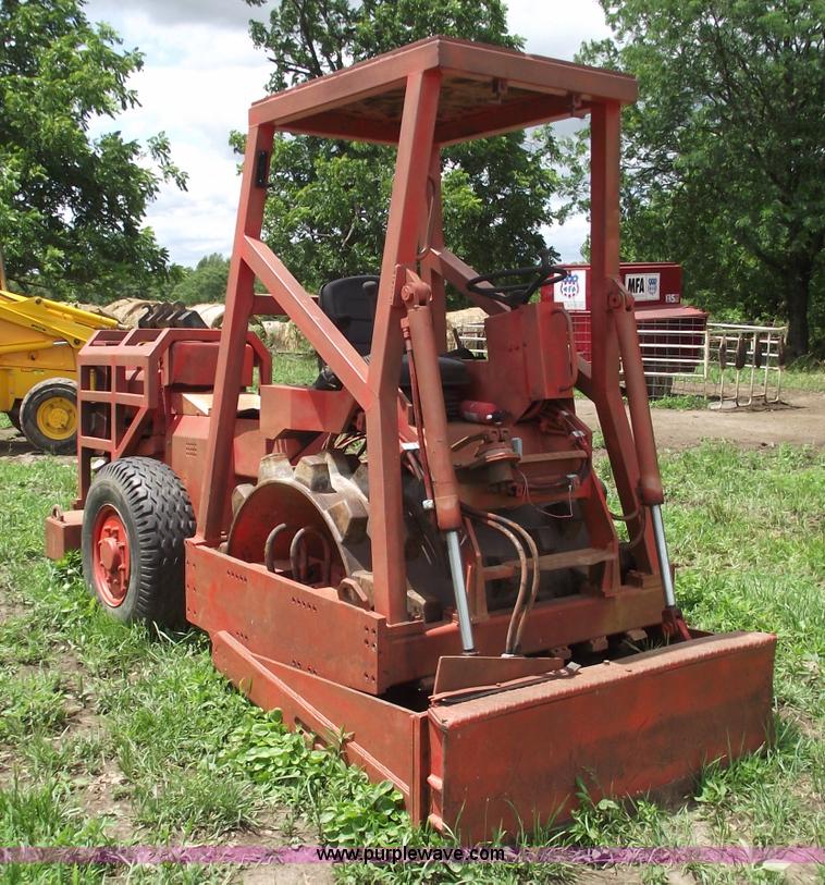 image for item A4235 1985 Rammax PF51 five ton vibratory pad foot roller