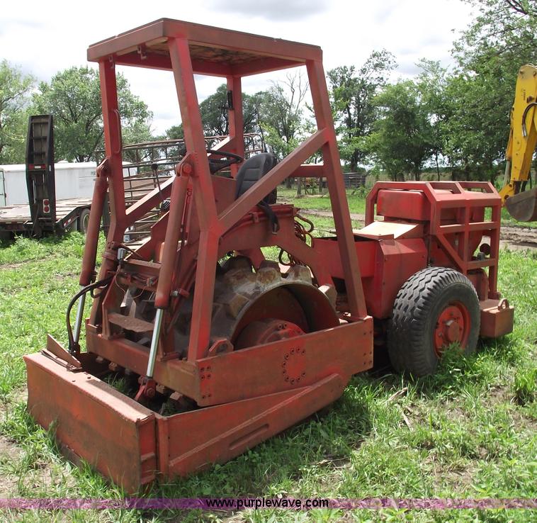 image for item A4235 1985 Rammax PF51 five ton vibratory pad foot roller