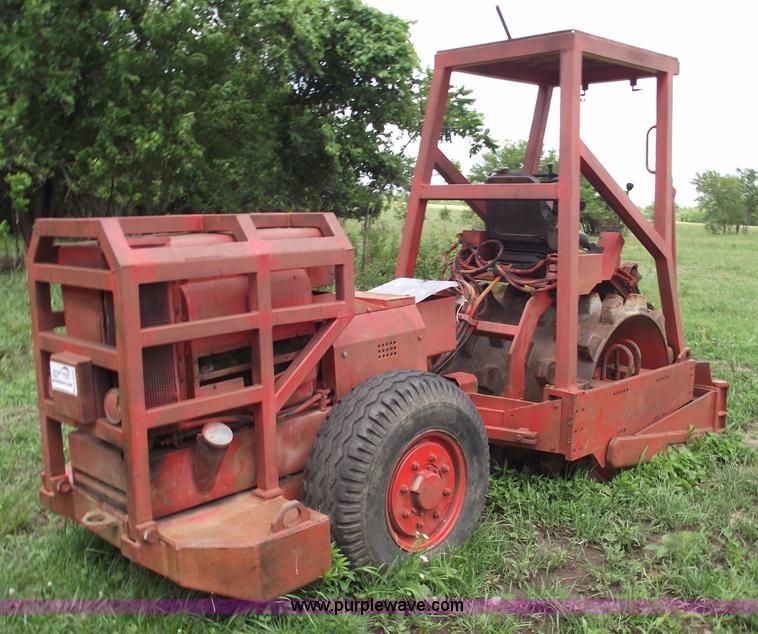 image for item A4235 1985 Rammax PF51 five ton vibratory pad foot roller