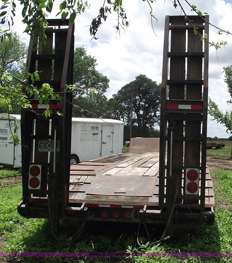 image for item A4237 1999 Dynaweld 40 ton low boy trailer