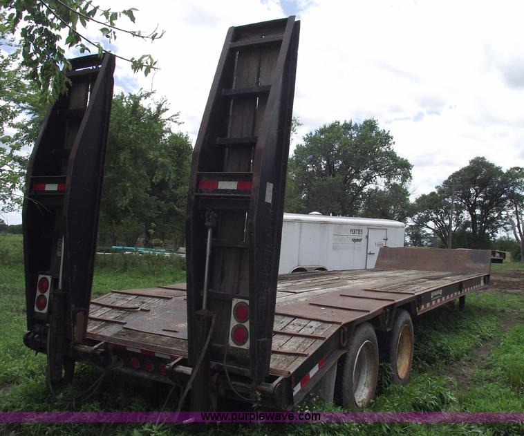 image for item A4237 1999 Dynaweld 40 ton low boy trailer