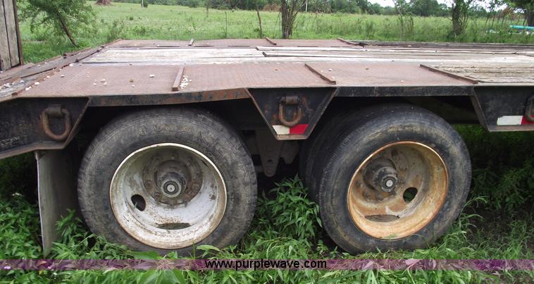 image for item A4237 1999 Dynaweld 40 ton low boy trailer