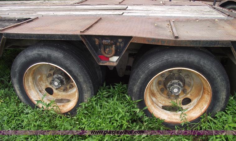 image for item A4237 1999 Dynaweld 40 ton low boy trailer