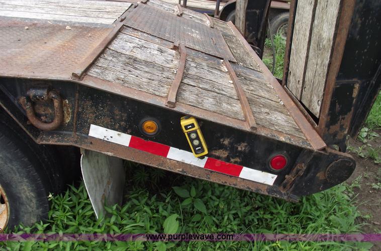image for item A4237 1999 Dynaweld 40 ton low boy trailer