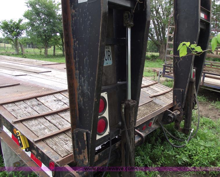 image for item A4237 1999 Dynaweld 40 ton low boy trailer