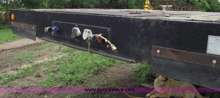image for item A4237 1999 Dynaweld 40 ton low boy trailer