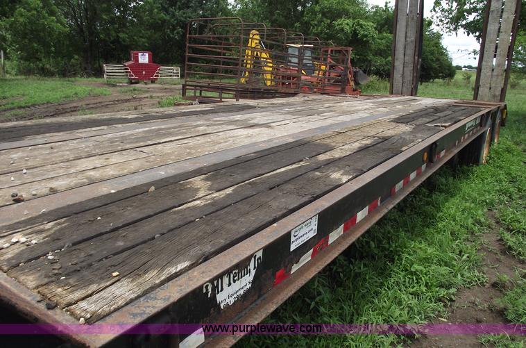 image for item A4237 1999 Dynaweld 40 ton low boy trailer