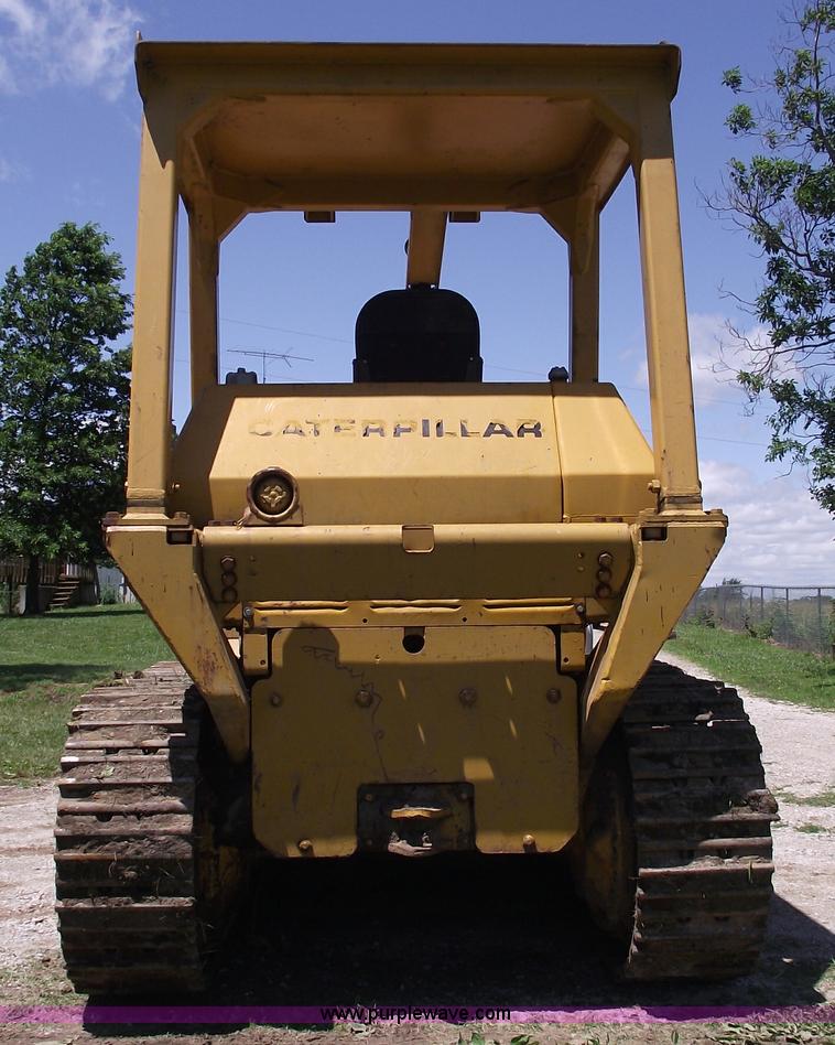 image for item A4242 1972 Caterpillar 977L track loader