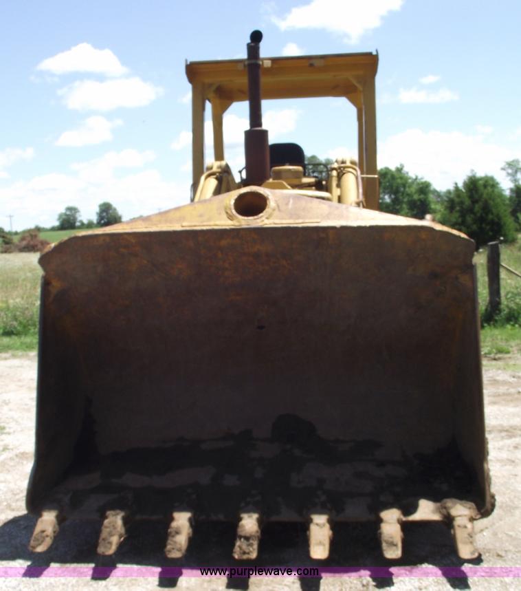 image for item A4242 1972 Caterpillar 977L track loader