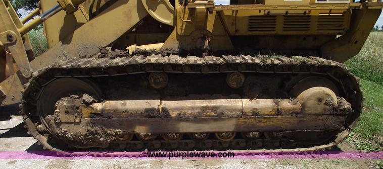 image for item A4242 1972 Caterpillar 977L track loader