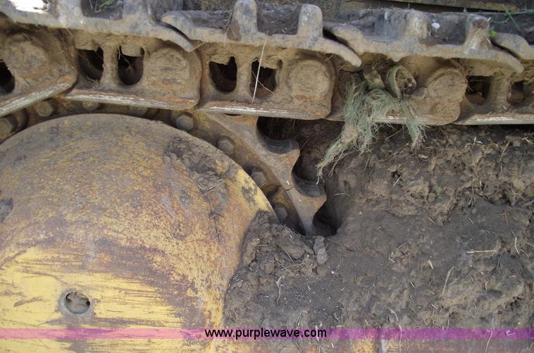 image for item A4242 1972 Caterpillar 977L track loader
