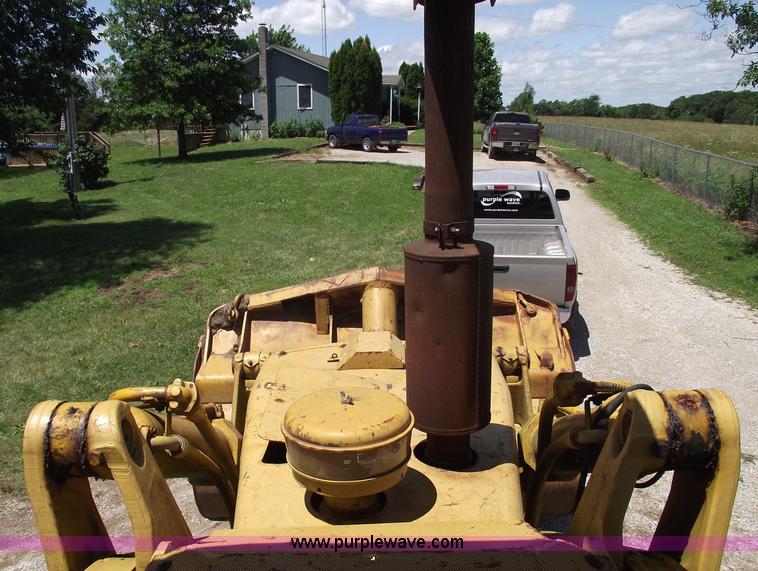 image for item A4242 1972 Caterpillar 977L track loader