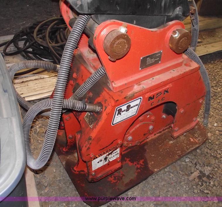 image for item A4245 2009 NPK C40 backhoe plate compactor