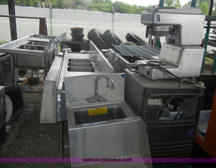 image for item A9143 Assorted restaurant equipment