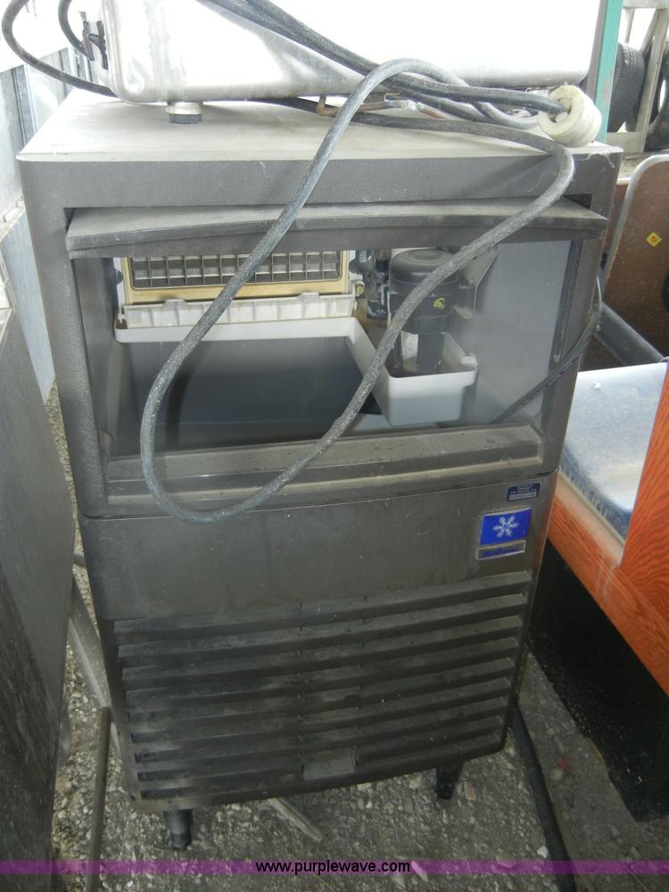 image for item A9143 Assorted restaurant equipment