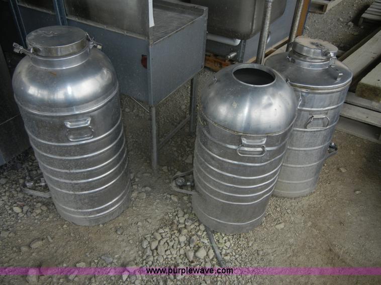 image for item A9143 Assorted restaurant equipment