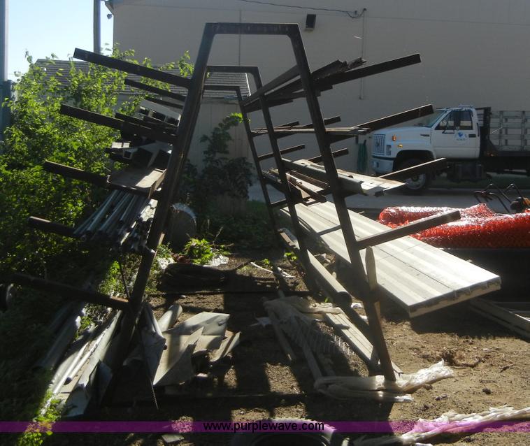 image for item A9160 Metal storage rack