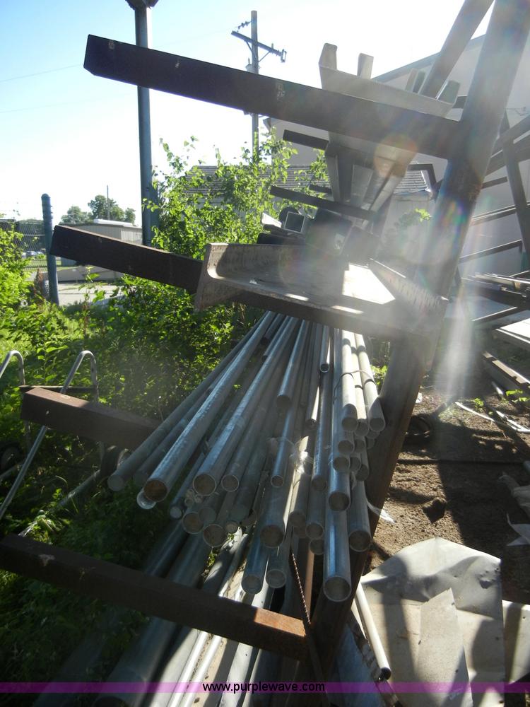 image for item A9160 Metal storage rack