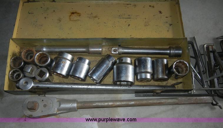 image for item A9190 Assorted tools