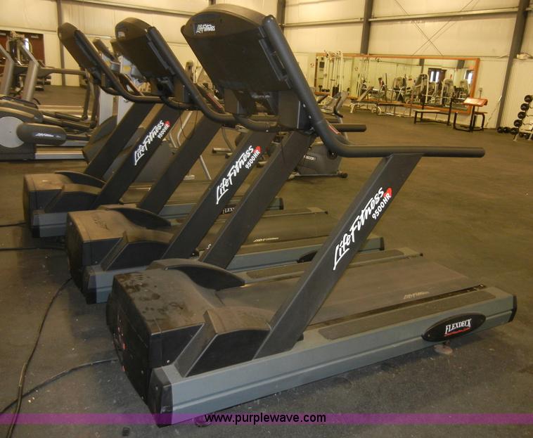 image for item A9208 Life Fitness 9500HR treadmill