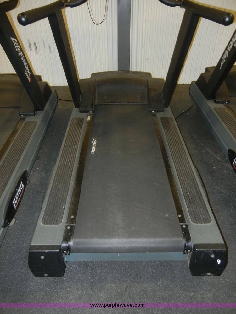 image for item A9209 Life Fitness 9500HR treadmill