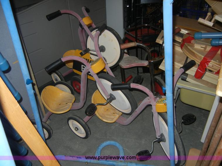 image for item A9253 Assorted children's furniture and toys