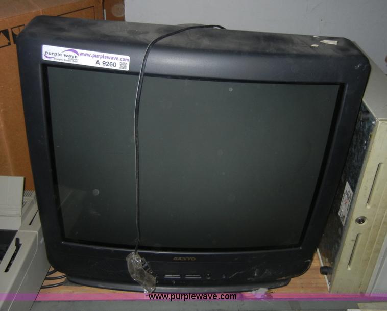 image for item A9260 Assorted electronics