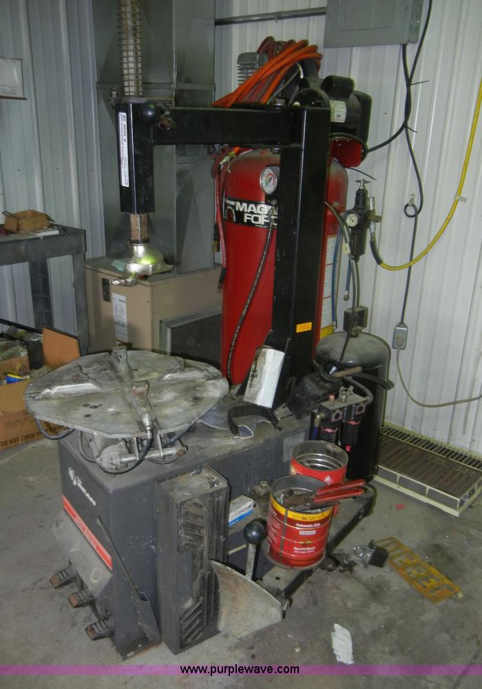 image for item A9296 John Bean 8931 tire machine