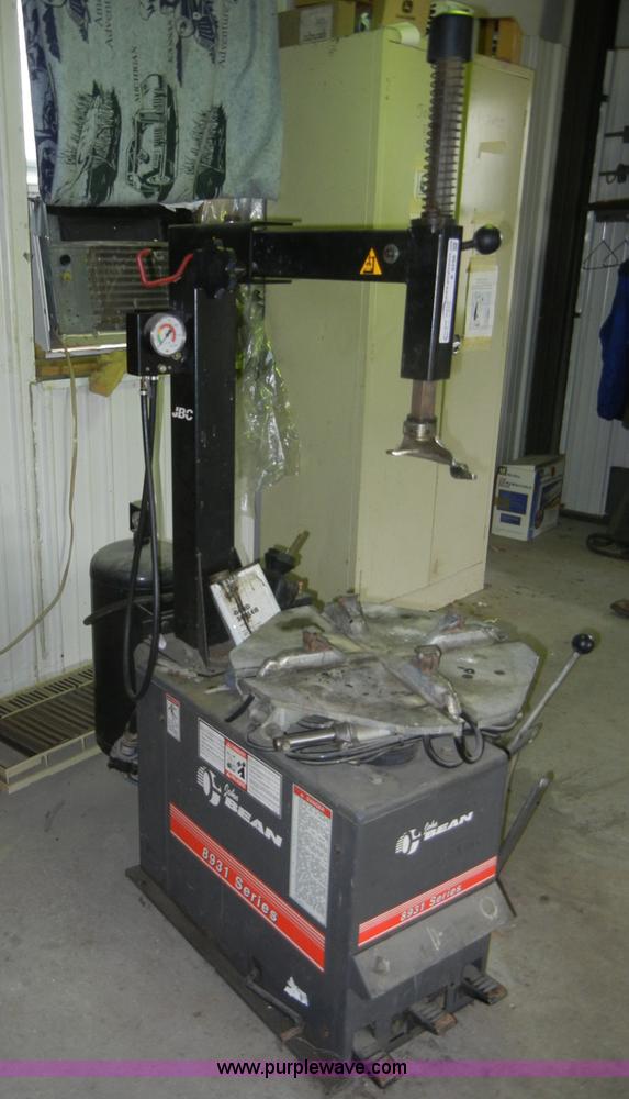 image for item A9296 John Bean 8931 tire machine