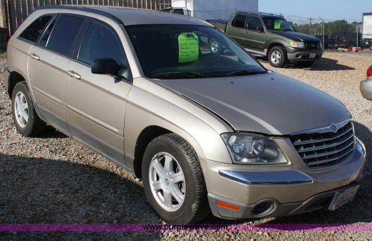 image for item A2046 2004 Chrysler Pacifica Touring SUV