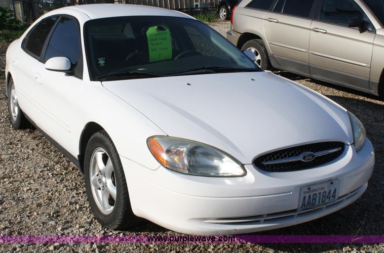 image for item A2047 2003 Ford Taurus SE