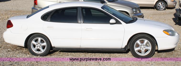 image for item A2047 2003 Ford Taurus SE