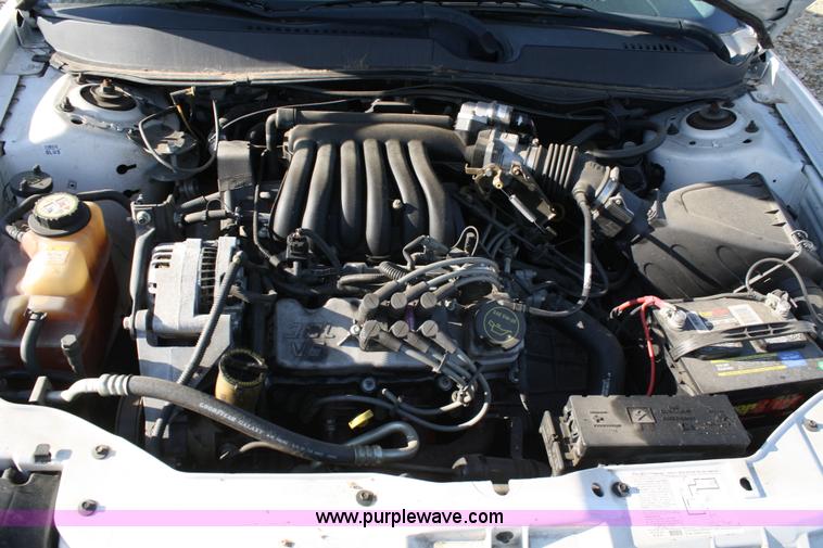 image for item A2047 2003 Ford Taurus SE