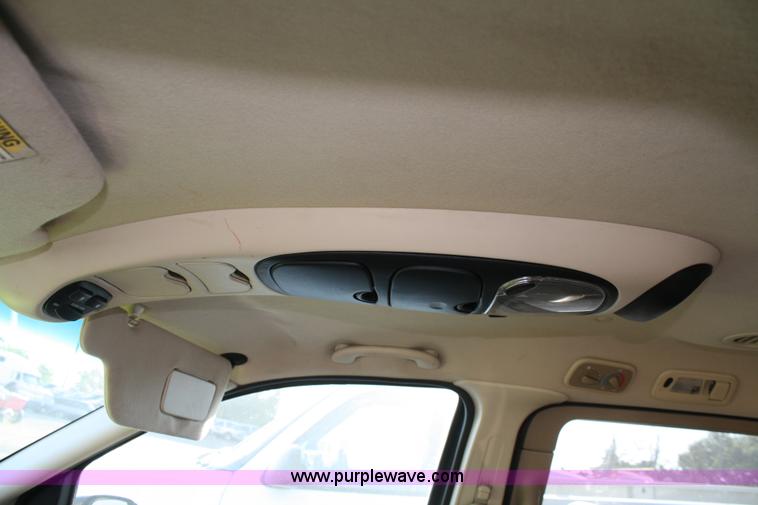 image for item A2048 1999 Ford Windstar SE mini van