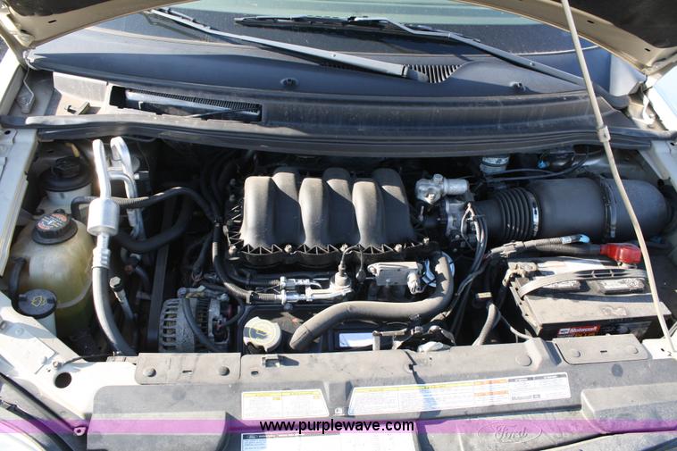 image for item A2048 1999 Ford Windstar SE mini van