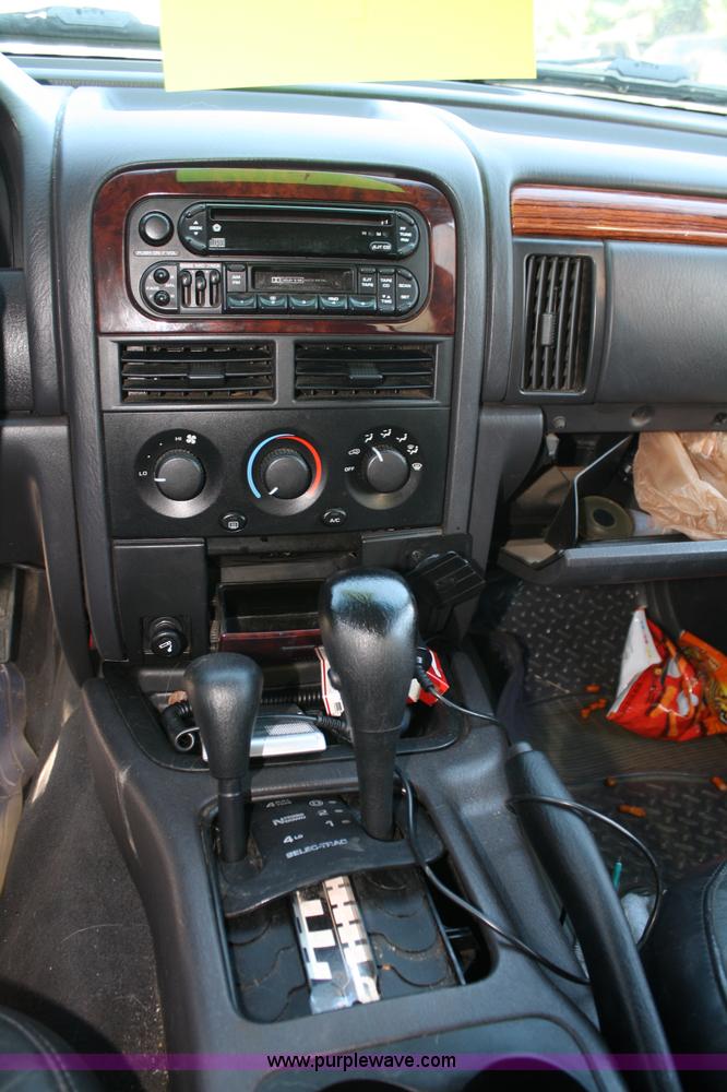 image for item A2049 1999 Jeep Grand Cherokee Laredo SUV