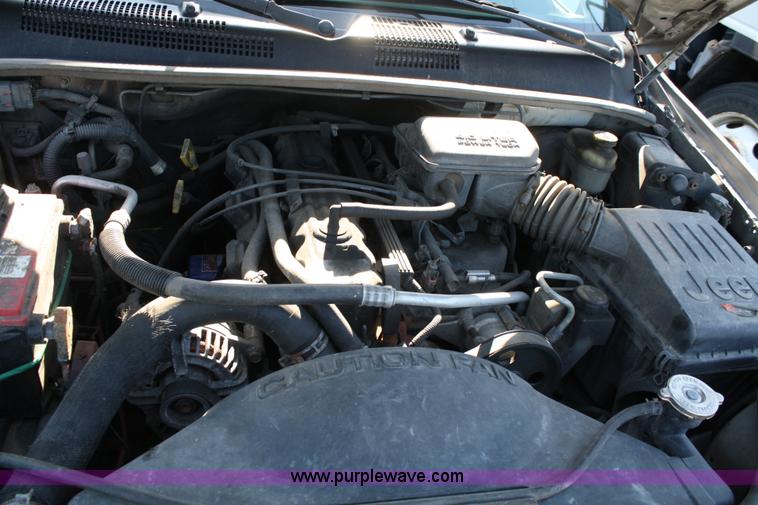 image for item A2049 1999 Jeep Grand Cherokee Laredo SUV