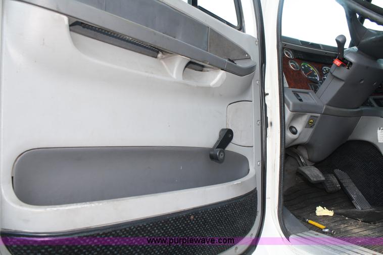 image for item A2050 1999 Freightliner FLC120 semi truck