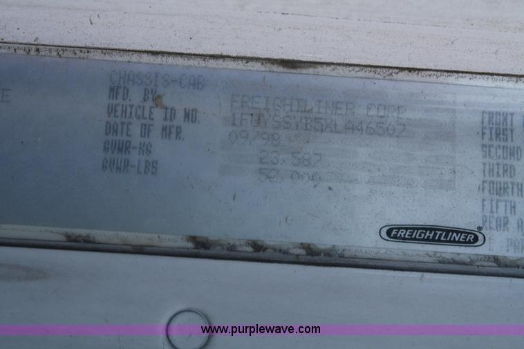 image for item A2050 1999 Freightliner FLC120 semi truck