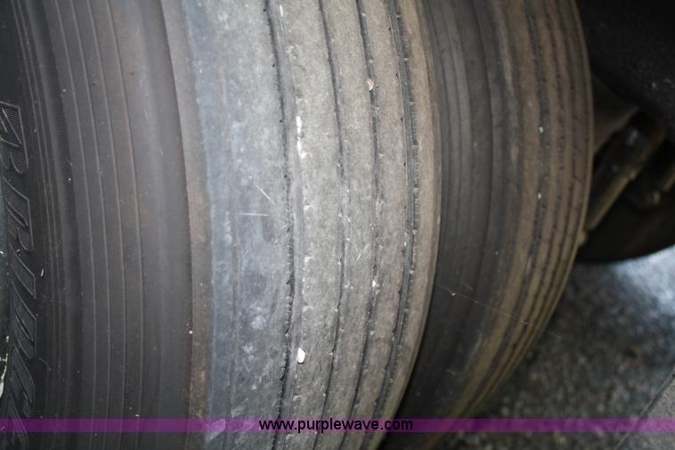 image for item A2051 1999 Great Dane 53' van trailer