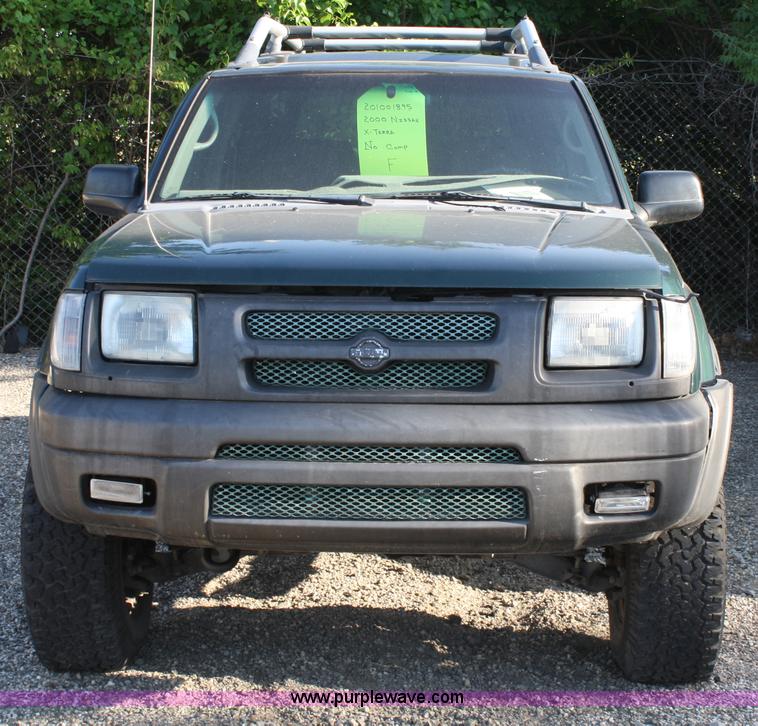 image for item A2052 2000 Nissan Xterra SUV