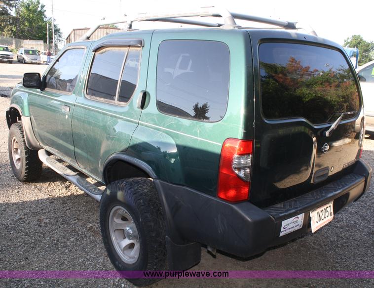 image for item A2052 2000 Nissan Xterra SUV