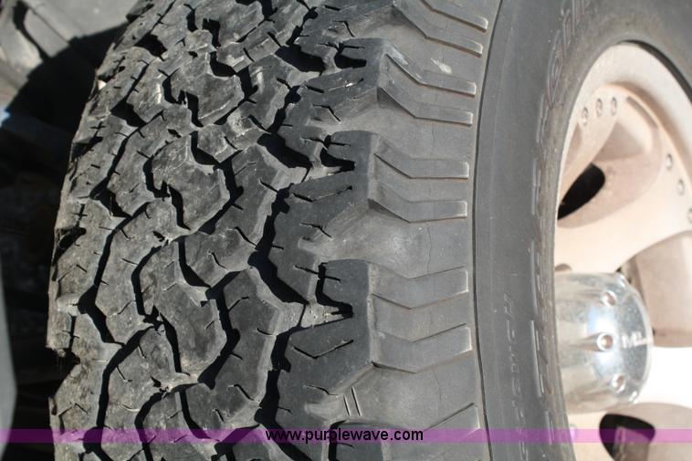 image for item A2052 2000 Nissan Xterra SUV