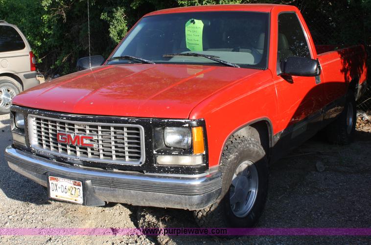 image for item A2055 1996 GMC Sierra 1500 SL pickup truck