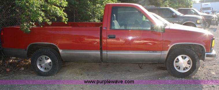 image for item A2055 1996 GMC Sierra 1500 SL pickup truck