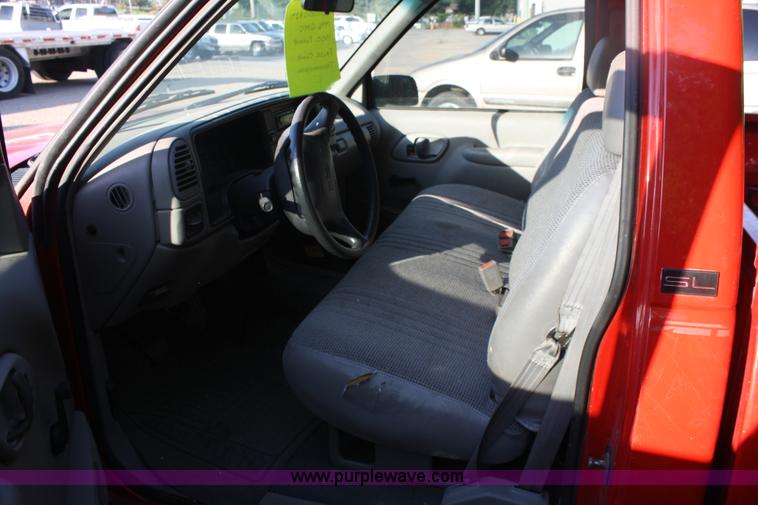 image for item A2055 1996 GMC Sierra 1500 SL pickup truck