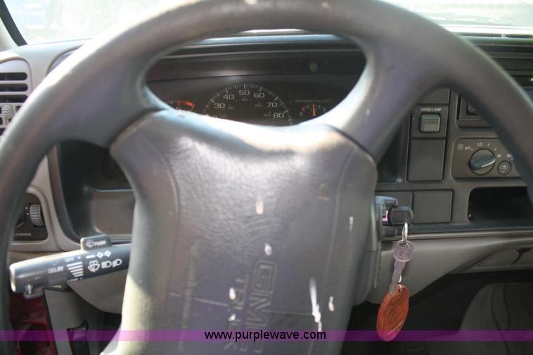 image for item A2055 1996 GMC Sierra 1500 SL pickup truck